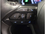 ステアリングスイッチではオーディオ操作が可能です。運転中のご利用は十分にご注意ください。