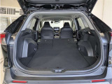 2列目シートを倒すと、大きな荷物の積載も可能です