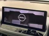 【メーカー純正ナビ】インテリアに溶け込むスタイリッシュな「専用設計」メーカーナビを装備♪視認性や操作性など基本性能にも優れ、より上質なカーライフをお楽しみいただけます。