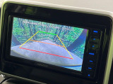 【バックカメラ】駐車時に後方がリアルタイム映像で確認できます。大型商業施設や立体駐車場での駐車時や、夜間のバック時に大活躍!運転スキルに関わらず、今や必須となった装備のひとつです!