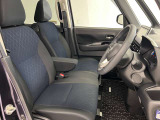 【運転席シート】ゆったりと広々した空間です。ストレスなく運転ができますよ!