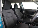 運転席のスペースはゆったりしていて、視界も広く確保されているので普段の運転からロングドライブまで快適です。