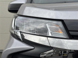 【LEDヘッドライト】消費する電力が少なく耐久年数が長いのが特徴のヘッドライトです。さらに長持ちさせたい方は、ヘッドライト・フロントガラスなどのコーティングもご用意しています。
