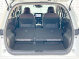 後席を格納すると、これだけの広さが!シーンに合わせたシートアレンジで、大きな荷物も積むことが出来ます♪