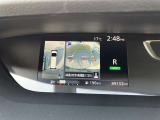 パノラミックビューモニター付きです。車両を上から見たような映像をディスプレイオーディオ画面に表示。運転席からの目視だけでは見にくい、車両周辺の状況をリアルタイムでしっかり確認できます。