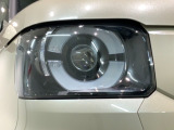 LEDヘッドライトは、点灯の瞬間から最大光量を発揮し、突然暗くなるトンネルなどでの安定感を高めます。