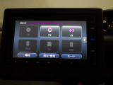 センターパネルにスッキリと収まった純正オーディオです!お気に入りの音楽・ラジオを聴きながら楽しいドライブをお楽しみくださいね♪