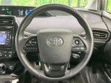 【純正革巻きステアリング】上質な革を使用することで、手にしっかり馴染みとても運転しやすいハンドルです♪