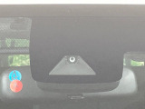 【トヨタセーフティセンス】走行中に前方の車両等を認識し、衝突しそうな時は警報とブレーキで衝突回避と被害軽減をアシスト。より安全にドライブをお楽しみいただけます。