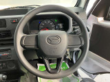 ご納車前に納車点検(法定12ヶ月点検相当)を実施し、基本性能に関わる機能や状態を徹底的に点検します。