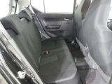 後部座席も当然、綺麗・清潔に仕上げております。内装の綺麗なお車は気持ちが良いですね。