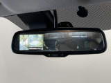 ドラレコ付きの社外品を取り付けることも可能です!最近はやりのデジタルルームミラーも気になる方は是非一度ご相談を!!