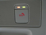 急病時や危険を感じた時、SOSコールスイッチを押すと専門のオペレータに繋がって、警察や消防への連携をサポートしてくれます。また、万が一の事故発生時には、エアバッグ展開と連動して自動通報します。