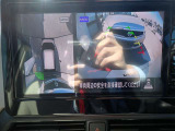 まるでお車を真上から見下ろしたかのような映像をナビに映し出してくれますので狭い駐車場でも周囲を確認する事が出来ますので非常に安心です♪