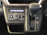 温度を設定すれば、自動で車内の温度管理をしてくれる優れものです♪ATミッションで運転楽々