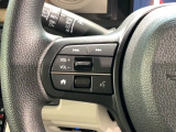 ステアリングにオーディオ操作スイッチが付いています。オーディオ画面に直接タッチしなくても操作が出来ますので、運転に集中できます。