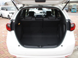 ラゲッジスペースも十分な広さを確保しております!荷物をたっぷり積めて便利です!