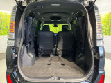 普段のお買い物や通勤、送迎等に十分な荷室スペースを確保しております。セカンドシートを倒すと、大きな荷物の積載も可能です♪