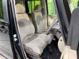 運転席シート廻りは使用感も少なく、良好な状態となっています。丁寧に使われていたことがよくわかりますね。