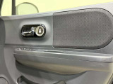 パワーウィンドウも動作チェックOKです!ドアの内張りなど意外と傷がつきやすいですが綺麗です!