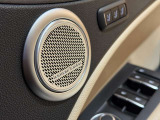14スピーカー/900Wアンプのharman/kardonプレミアムオーディオシステム装備