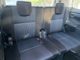 3列目シートはもちろん状態良好☆大人でもゆったりと座って頂けますので、大人数でのお出かけもラクラクです♪ご家族で、気の知れた仲間で、ドライブに行くのが楽しみですね♪