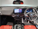 ☆センターパネルを運転席側に僅かに傾けたBMW独特のインパネ☆【駆け抜ける歓び】はここからもスタートしております☆