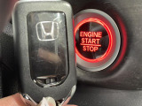 【スマートキー(エンジンスタートストップスイッチ)】スマートキー(電子キー)を持っていれば、スイッチを押すだけでエンジンをかけることができます!