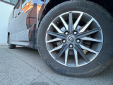 【純正16インチアルミホイール】外観にマッチした純正アルミホイールを装着しております。各種社外アルミホイールや、スタッドレスタイヤも取扱いしております。是非ご相談ください♪