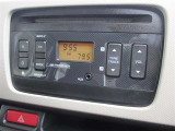 AM/FM/CDデッキです。