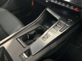 シフトレバーも操作性良く出来ています。運転縞柄ドライブモードを切り替え可能です。