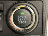 エンジン始動はプッシュスタートで楽々♪電子カードキーを携帯していれば、ブレーキを踏みながらボタンを押すだけで、エンジンの始動がスマートに行えます♪