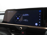 メーカー装着のディスプレイオーディオを装備しております。