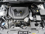 マツダが世界に誇る1.8ディーゼルエンジン。低回転から発生するパワフルなトルクと、優れた環境性能、低燃費性能。快適に楽しく走るための、文字どうり原動力となるエンジンです。