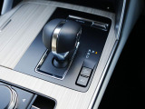 8速への多段化によって、なめらかで応答の良い変速とダイレクトな走行性能を実現。