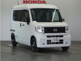 N-VAN e: は電気のちからでなめらかに静かに加速し、やさしい乗り心地の低振動。ストップ&ゴーも、登り坂も、爽快に走ります。