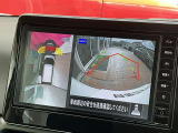 大画面9インチナビでクルマを上空から見下ろしているかのように、状況を把握できます。ハンドルを回転させると、車の動きが確認できたり、センサーの反応する位置が見えたりするのもとても便利ですね!!