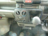 インパネ5速MT車です。