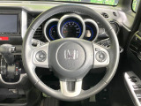 ステアリングも使用感が少なく、きれいな状態となっております♪