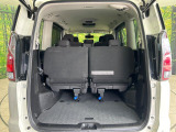 普段のお買い物や通勤、送迎等に十分な荷室スペースを確保しております。セカンドシートを倒すと、大きな荷物の積載も可能です♪