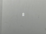 【ヘッドアップディスプレイ(HUD)】フロントウインドウガラスに走行情報を投影します。運転中の目線と重なるように表示されるので、少ない視線移動で速度が確認できるので、 ドライビングに集中できます!