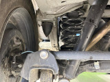 お車を安心してお乗りいただく為には、足回りの定期点検が欠かせません。サービスサポート(有償保証)では無料点検もご提供しており、安心のカーライフをお過ごしいただけるサポート体制が整っています。
