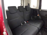 後部座席も当然、綺麗・清潔に仕上げております。内装の綺麗なお車は気持ちが良いですし、コンディションのいい車が多いです。