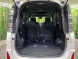 普段のお買い物や通勤、送迎等に十分な荷室スペースを確保しております。セカンドシートを倒すと、大きな荷物の積載も可能です♪