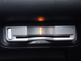■【ETC車載器】が装備されています。セットアップをしてお渡しとなり、ETCカードを差し込むだけで高速道路の利用が可能です。