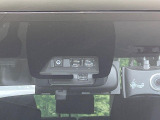 【トヨタセーフティセンス】走行中に前方の車両等を認識し、衝突しそうな時は警報とブレーキで衝突回避と被害軽減をアシスト。より安全にドライブをお楽しみいただけます。