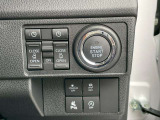 ワンプッシュでエンジンスタート!後ろのドアは運転席にあるスイッチからも開閉可能です!