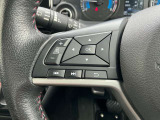 ナビの音量など車両情報を手元で操作できるハンドルスイッチ付き。