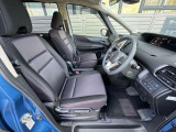 運転席&助手席★内装はブラック色★シートの汚れも目立ちずらいです(*^▽^*)