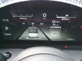 スピードメーターと液晶パネルになります。液晶パネルでは、燃費などを表示します。